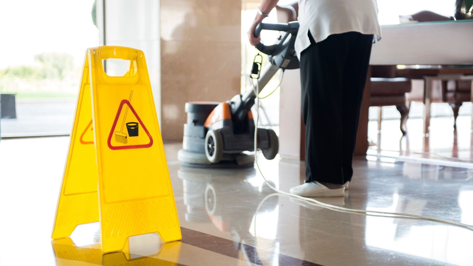 SERVICIO LIMPIEZA COMUNIDADES AEMA Hispanica